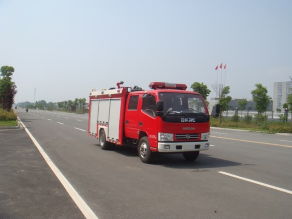 東風小多利卡3噸水罐消防車（國五）